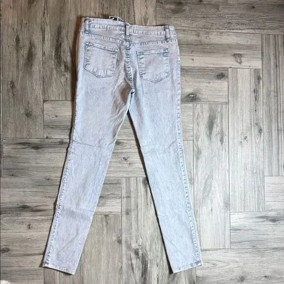 Light Blue Jeans - Picture 6 of 6